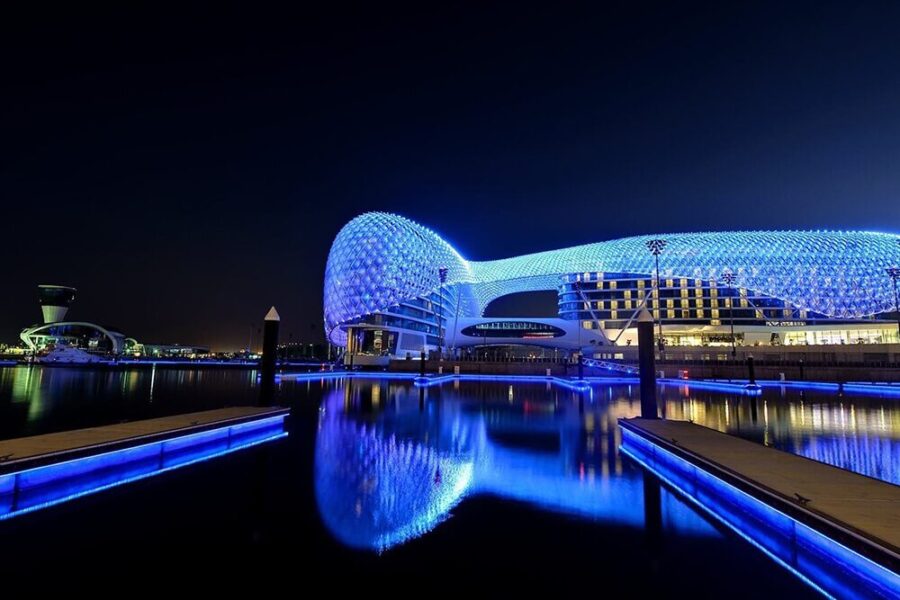 Abu Dhabi bei Nacht
