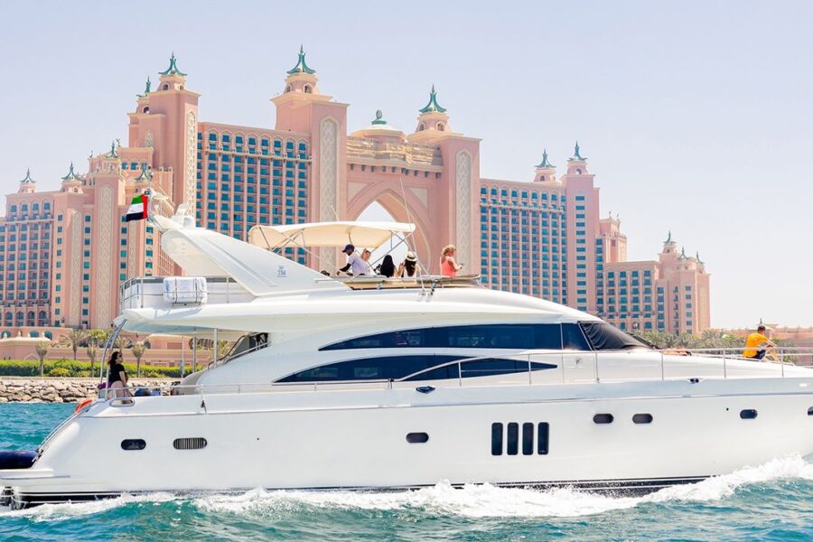Dubai Yacht Tour