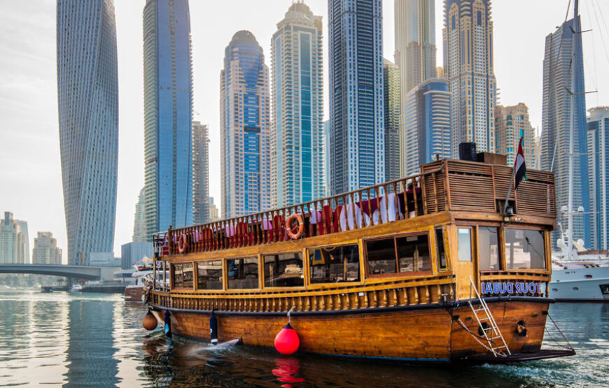 Dubai Marina: Abendessen auf einer Dau-Kreuzfahrt