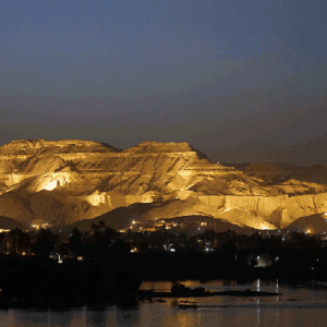 Luxor am Abend  x