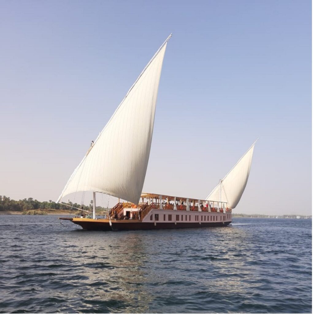NAEMA EL KHEIR en navigation x