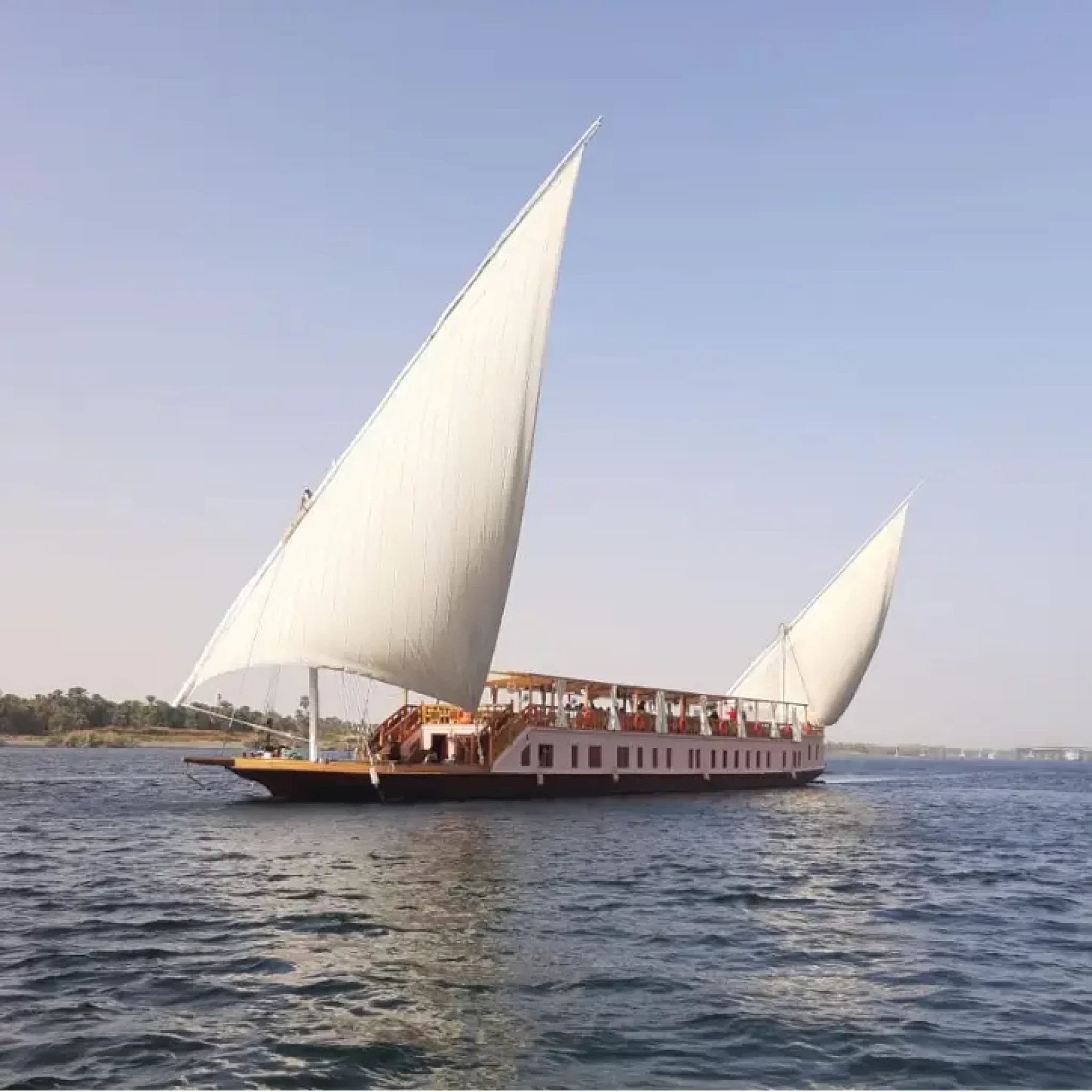 NAEMA EL KHEIR en navigation x